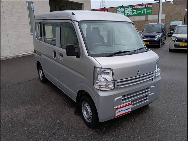 Mitsubishi Minicab Van 13