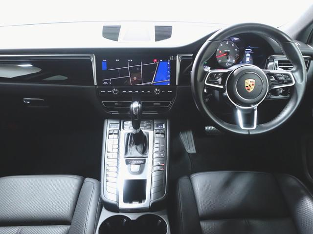 Porsche Macan 12