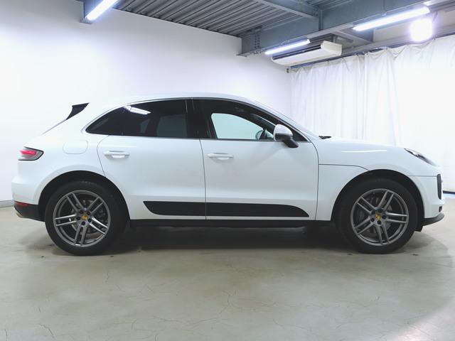 Porsche Macan 8