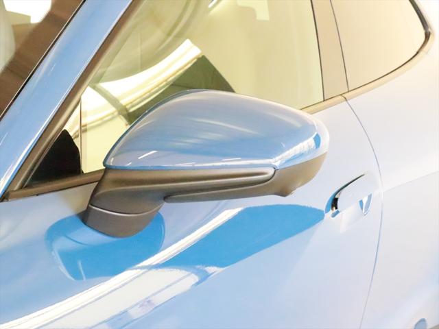 Porsche Taycan Cross Turismo 9