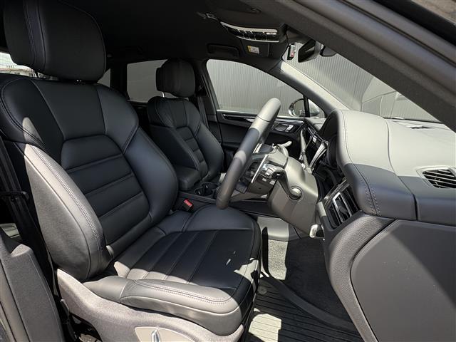 Porsche Macan 12
