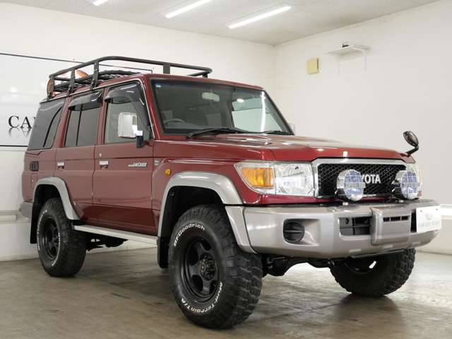 Toyota Land Cruiser 70 11