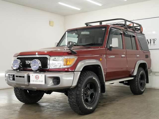 Toyota Land Cruiser 70 12