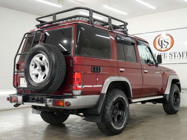 Toyota Land Cruiser 70 5