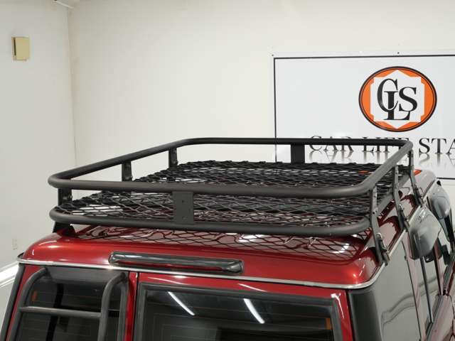 Toyota Land Cruiser 70 8