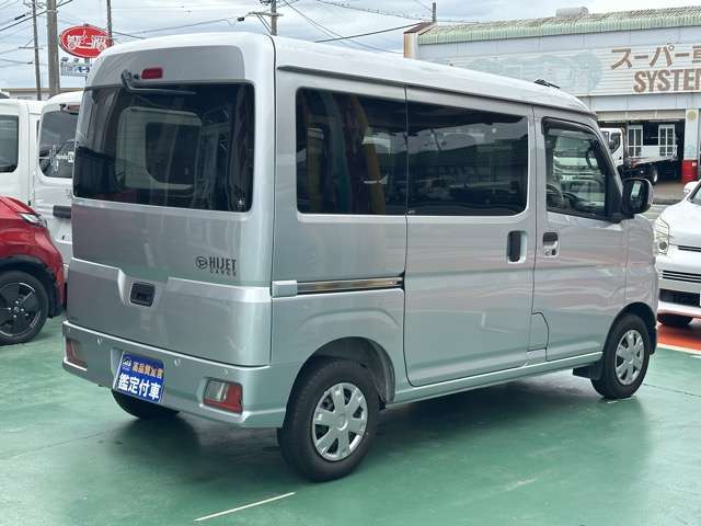 Daihatsu Hijet Cargo 11