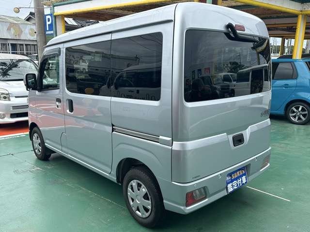Daihatsu Hijet Cargo 4