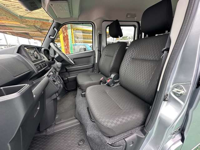 Daihatsu Hijet Cargo 5