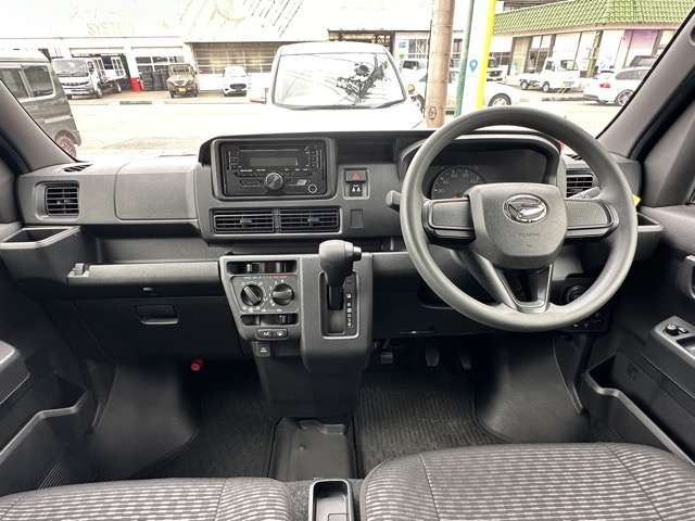 Daihatsu Hijet Cargo 7