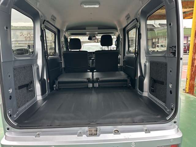 Daihatsu Hijet Cargo 9