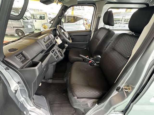 Daihatsu Hijet Deck Van 5