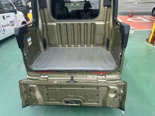 Daihatsu Hijet Deck Van 11