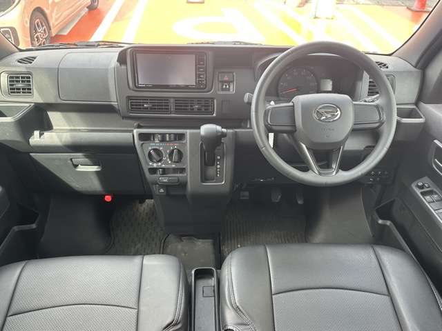 Daihatsu Hijet Deck Van 7