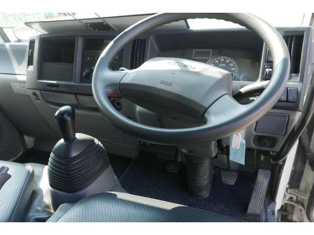Isuzu Elf 11