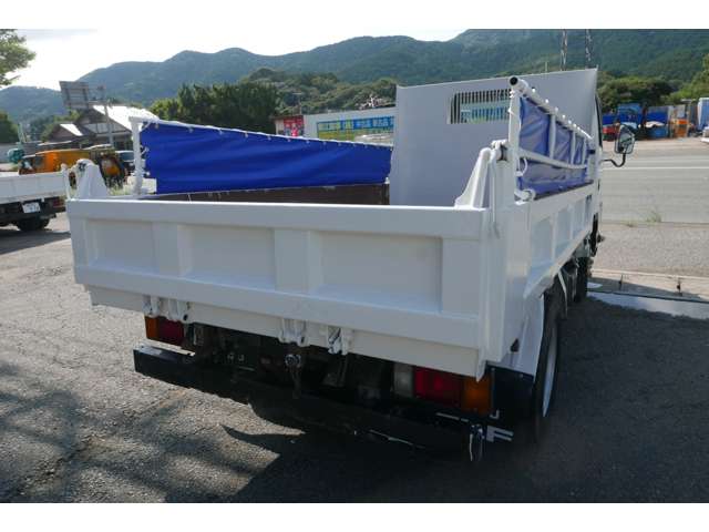 Isuzu Elf 6