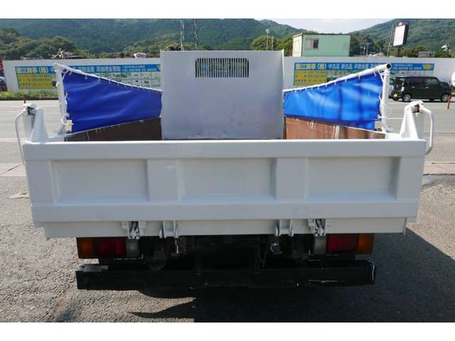 Isuzu Elf 7