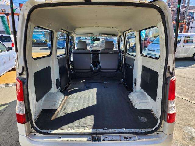 Toyota Light Ace Van 11