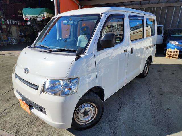 Toyota Light Ace Van 3