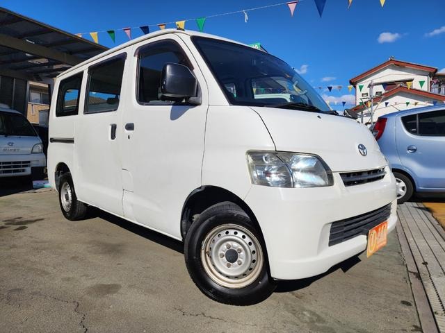 Toyota Light Ace Van 4