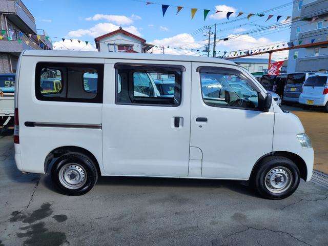 Toyota Light Ace Van 6