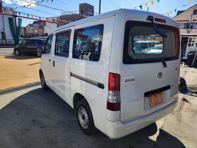 Toyota Light Ace Van 10