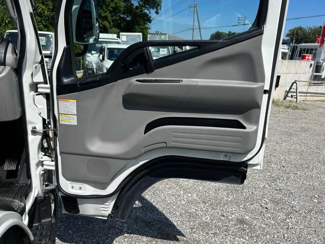 Mitsubishi Fuso Canter 9