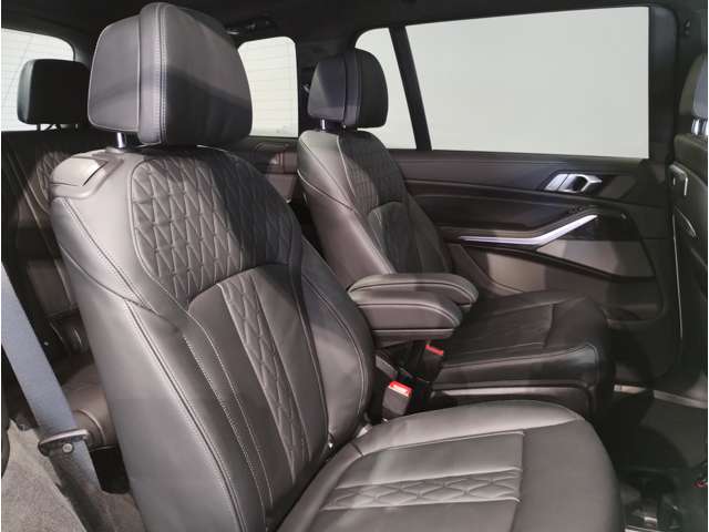BMW X7 6