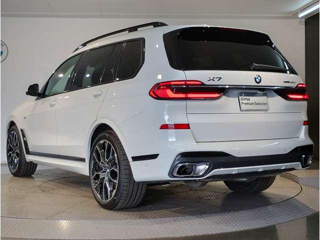 BMW X7 9