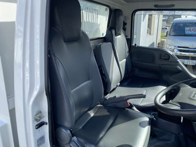 Isuzu Elf 11