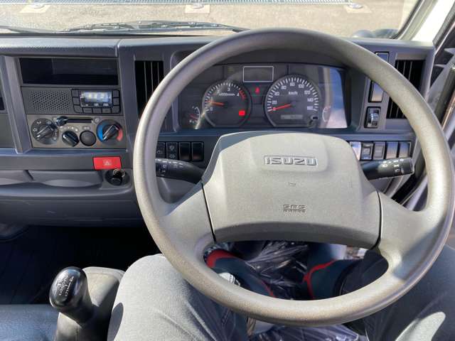 Isuzu Elf 12