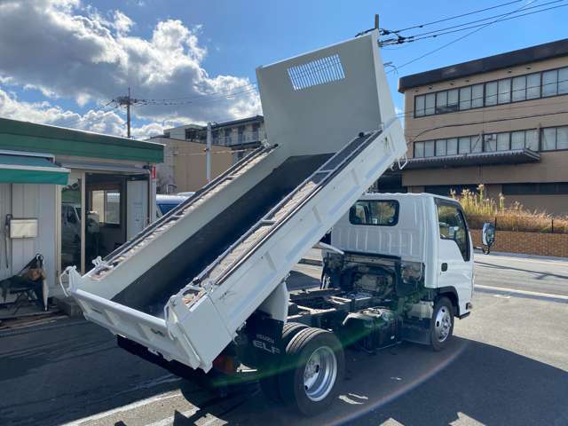 Isuzu Elf 4
