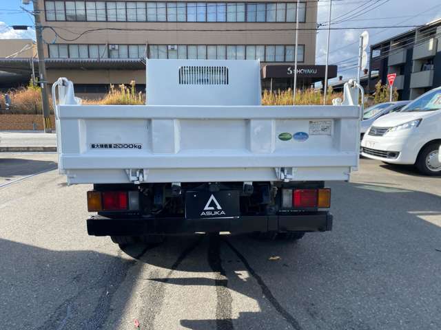 Isuzu Elf 8