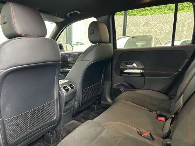 Mercedes-Benz GLB 12