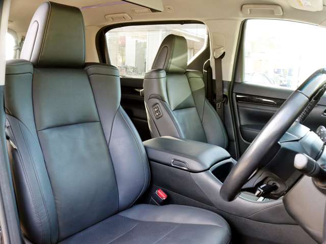 Toyota Vellfire 9