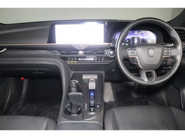 Toyota Crown Crossover 2