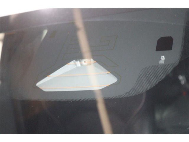 Toyota Crown Crossover 10