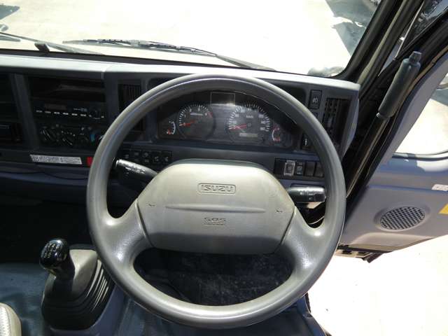 Isuzu Elf 12