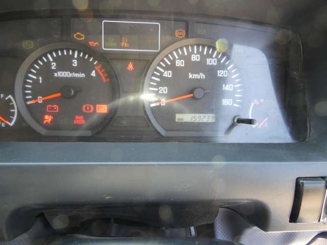Isuzu Elf 13