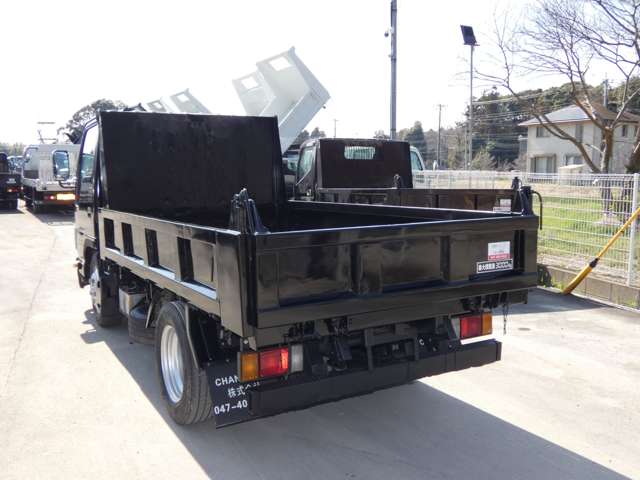 Isuzu Elf 7
