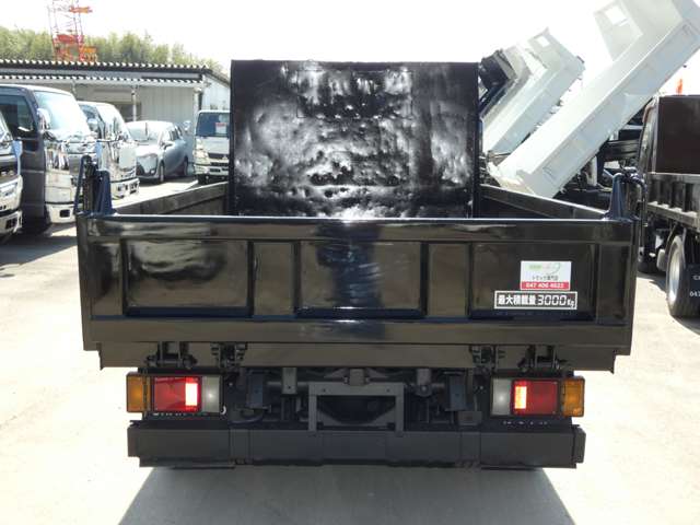 Isuzu Elf 8
