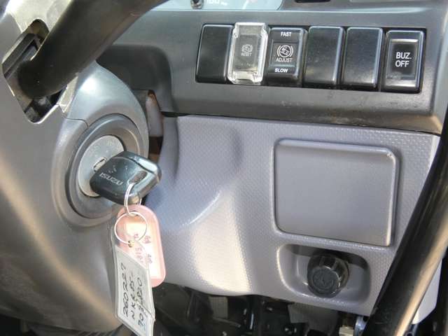 Isuzu Elf 11