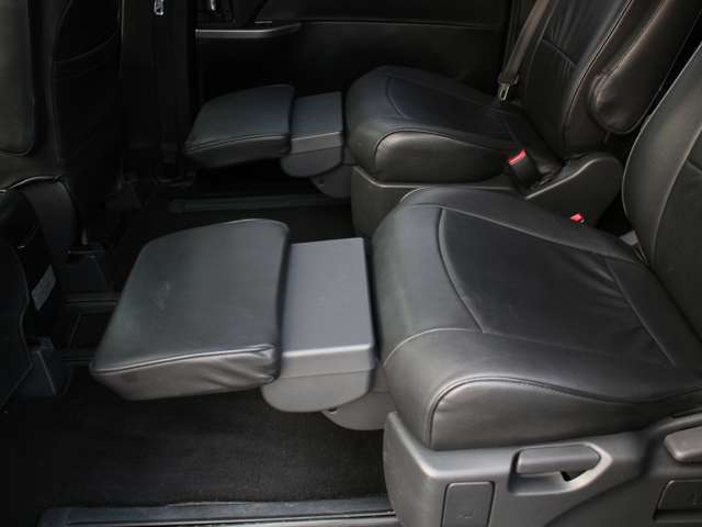Toyota Estima 12