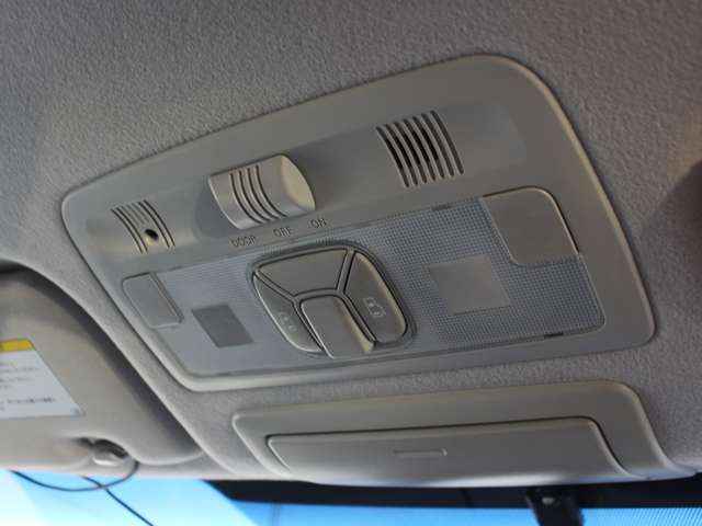 Toyota Estima 4