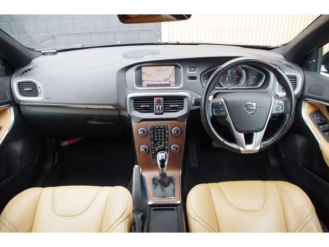Volvo V40 Cross Country 4