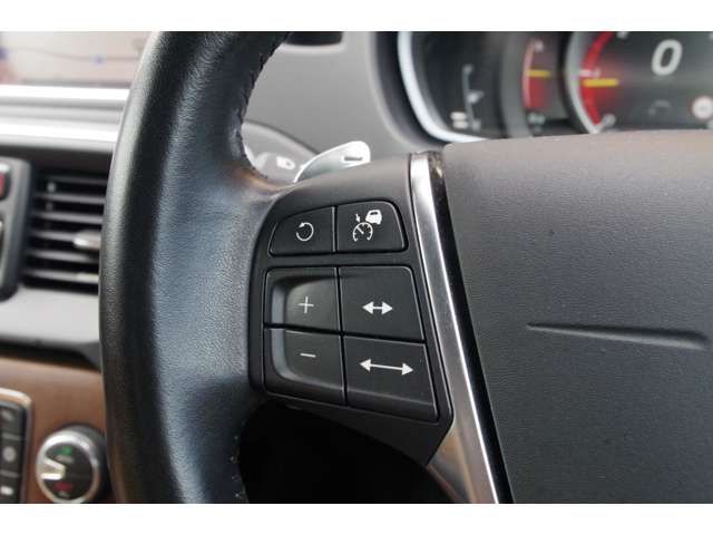 Volvo V40 Cross Country 8