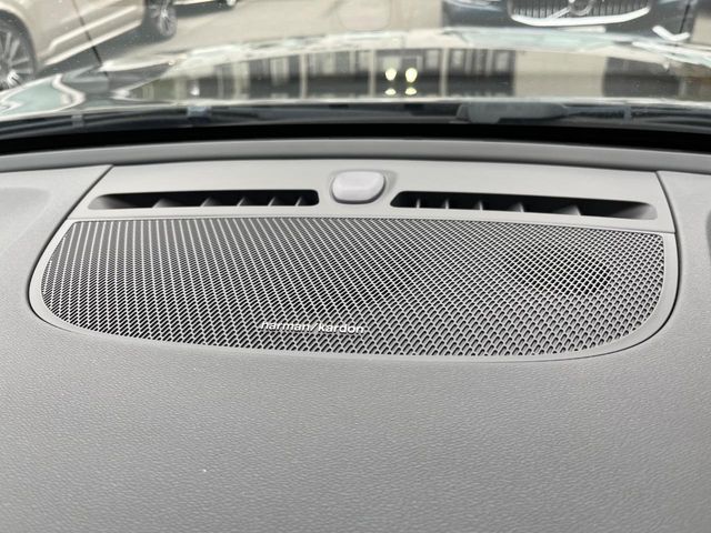 Volvo C40 8