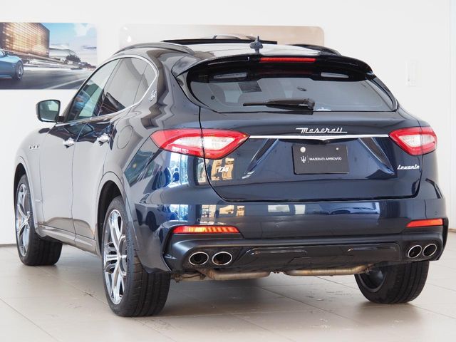 Maserati Levante 4