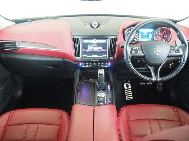Maserati Levante 6