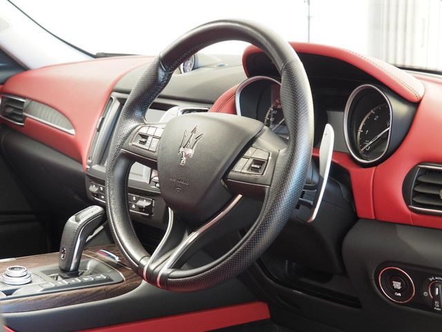 Maserati Levante 7