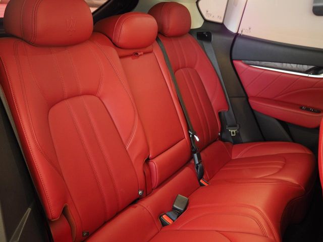 Maserati Levante 10